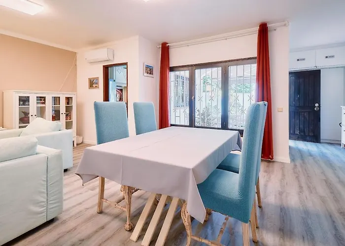 Casa de Férias Casa Sauchi Mit Gemeinschaftspool - Neu Renoviert Albufeira