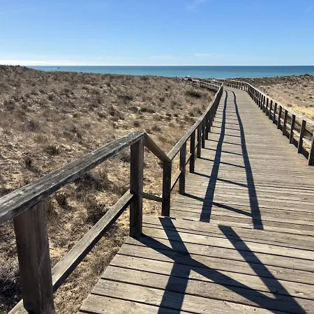 Hébergement de vacances Casa Sauchi Mit Gemeinschaftspool - Neu Renoviert Albufeira