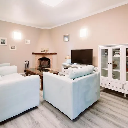 Hébergement de vacances Casa Sauchi Mit Gemeinschaftspool - Neu Renoviert *